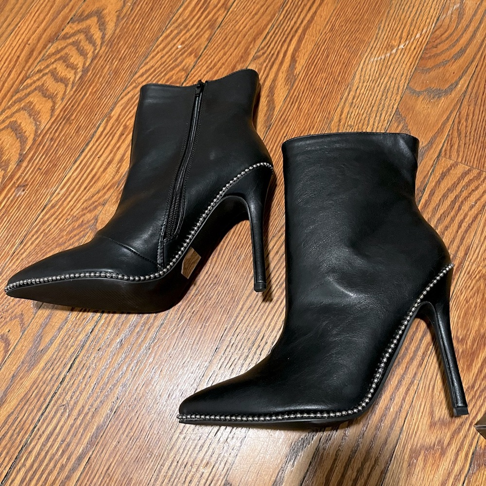 Black Chase + Chloe booties Women’s Size 9